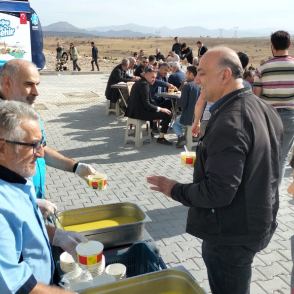 Göl Feneri Aşevi ile Her Gün Sıcak Yemek