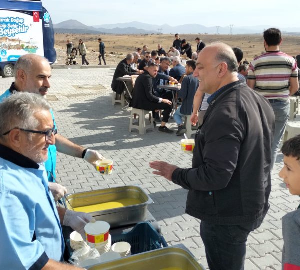 Göl Feneri Aşevi ile Her Gün Sıcak Yemek