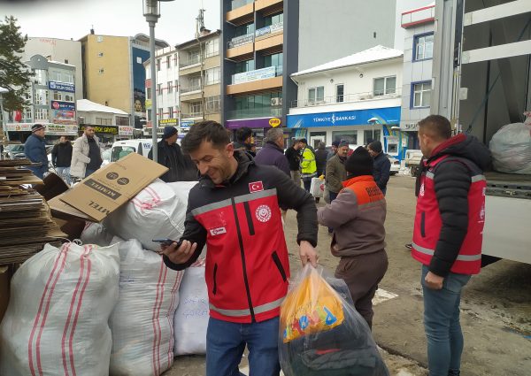 Göl Feneri’nden Deprem Bölgesine Dayanışma Eli