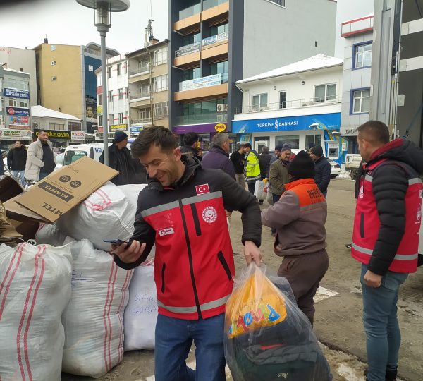 Doğal Afet Bölgesine Yardım Eli